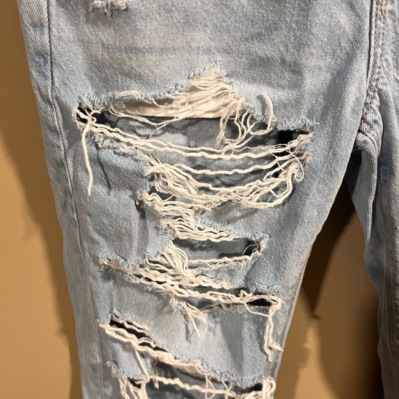 American Eagle Outfitters Distressed MOM STRAIGHT JEAN Size 00 - Picture 8 of 14